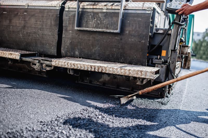 Benefits Of Commercial Asphalt Paving For High-Traffic Properties