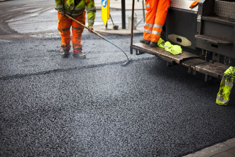 Benefits Of Commercial Asphalt Paving For High-Traffic Properties