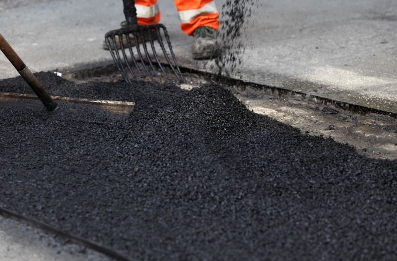 Commercial Asphalt Paving Vs. Concrete: Which Is Better For Businesses
